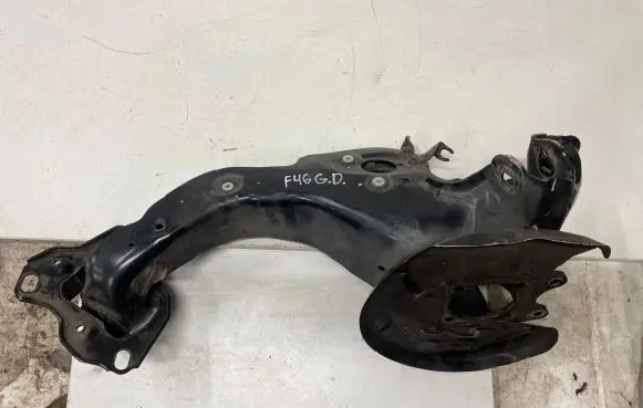BMW 2 F46 Rear wheel hub spindle/knuckle 68511580
