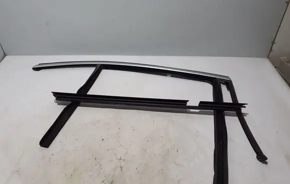 BMW i5 G60 Rubber seal rear door 5A058A2