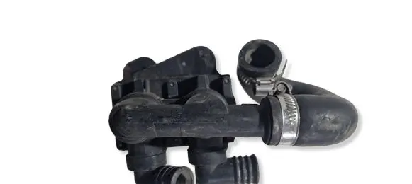 BMW 5 E39 Coolant heater control valve 1147412042