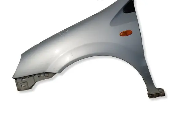 Nissan Almera Tino Fender 51C9