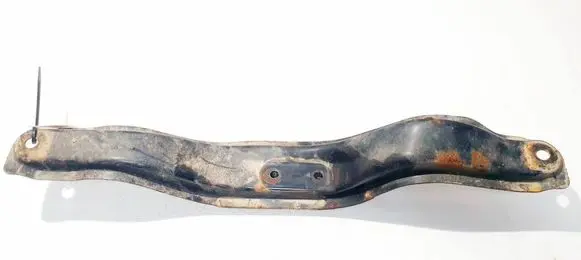 Engine mounting bracket