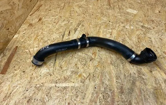 Mercedes-Benz SL R230 Engine coolant pipe/hose A2305013682