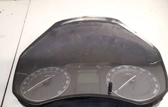 Skoda Octavia Mk2 (1Z) Speedometer (instrument cluster)