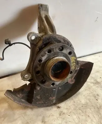 Front wheel hub