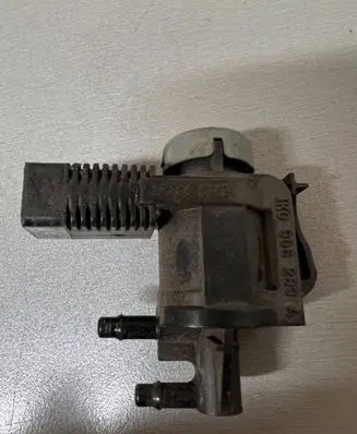 Skoda Fabia Mk2 (5J) Turbo solenoid valve 1K0906283A