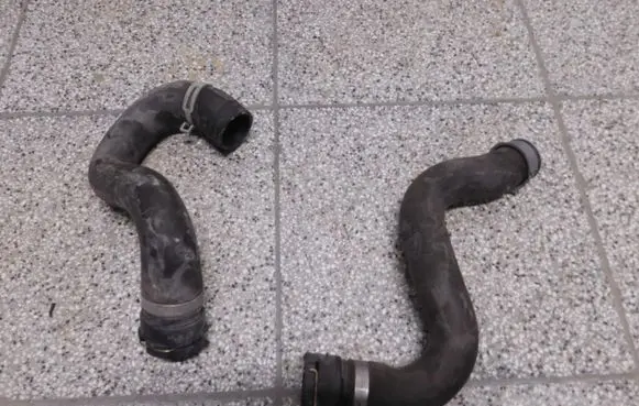 Mercedes-Benz Vito Viano W447 Engine coolant pipe/hose A4475010482
