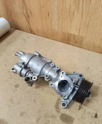 Mercedes-Benz GLC X253 C253 Water pump A2742000307