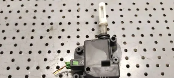 Audi A6 S6 C5 4B Tailgate boot lock/latch motor 8E9827833