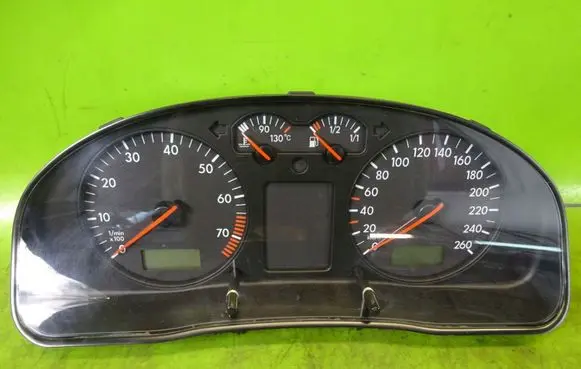 Volkswagen PASSAT B5 Speedometer (instrument cluster) 3B0919881F