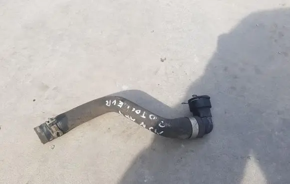 Ford Mondeo MK IV Engine coolant pipe/hose