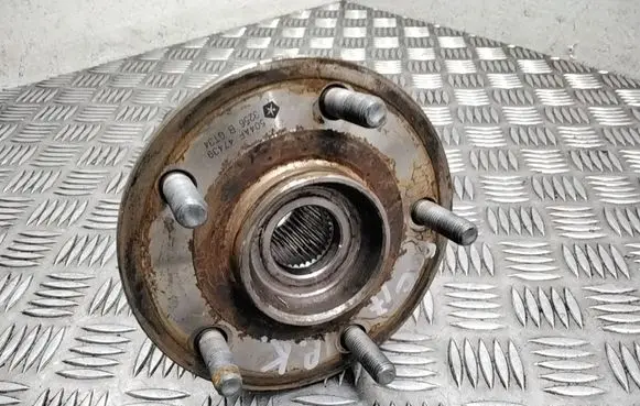 Chrysler Pacifica Front wheel hub 504AF47439 S266BGT34