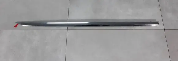 Volkswagen Tiguan Front door trim bar 5NA853332A