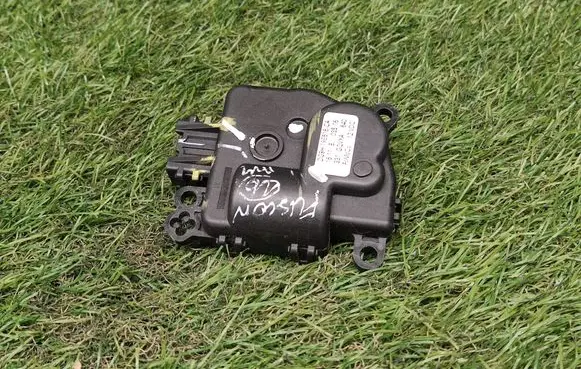 Ford Fusion II Air flap motor/actuator DG9H19E616CA