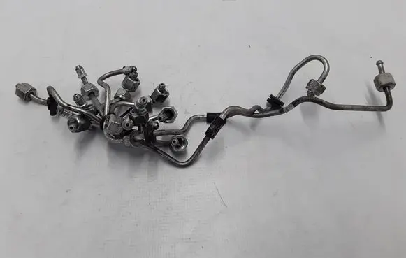 BMW 5 F10 F11 Fuel injector supply line/pipe 