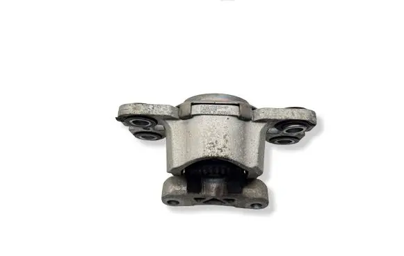 Land Rover Evoque I Engine mount bracket