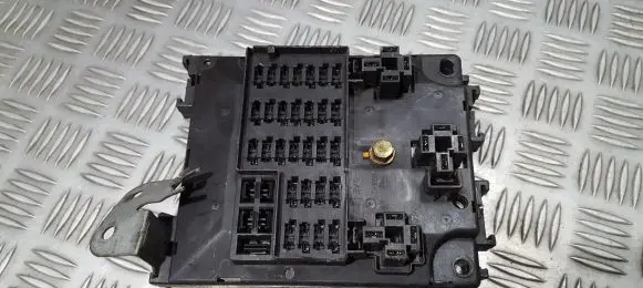 Nissan Patrol Y61 Fuse box set