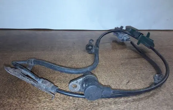Toyota Avensis T220 ABS brake wheel speed sensor 8954205030