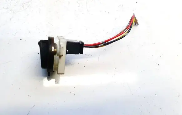 Passenger airbag on/off switch