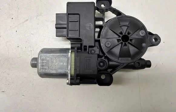 Seat Leon IV Rear door window regulator motor 5Q0959408D