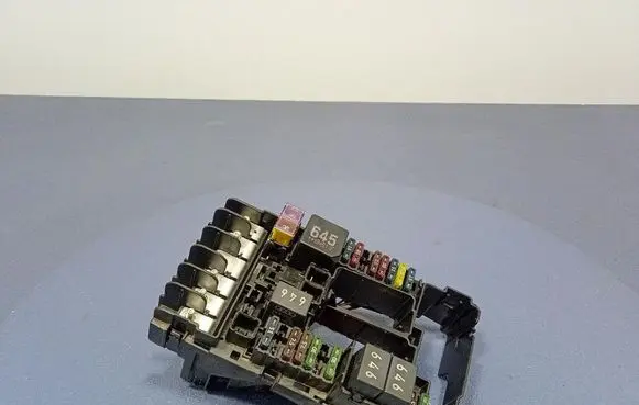Volkswagen Golf Sportsvan Fuse box set 5Q0937125G
