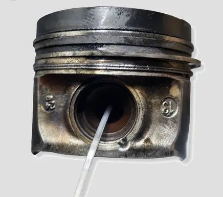 Volvo V40 Piston D4204T8