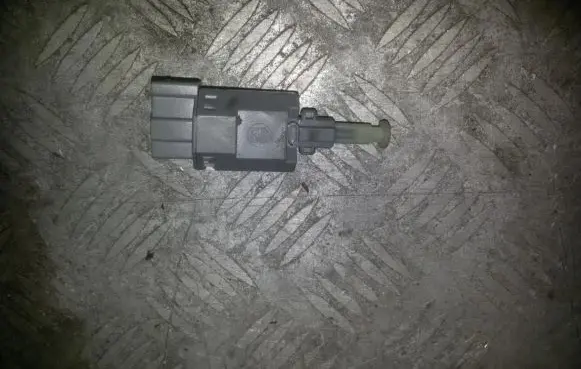 Brake pedal sensor switch
