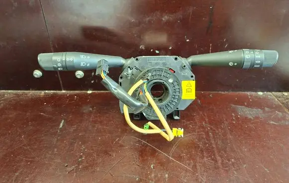 Fiat Punto Evo Wiper turn signal indicator stalk/switch 7354719360 3060500922