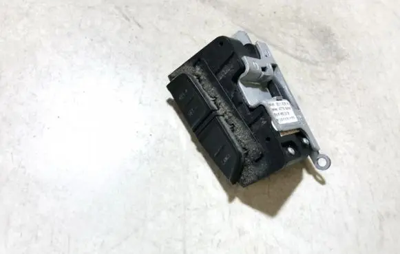 Steering wheel buttons/switches