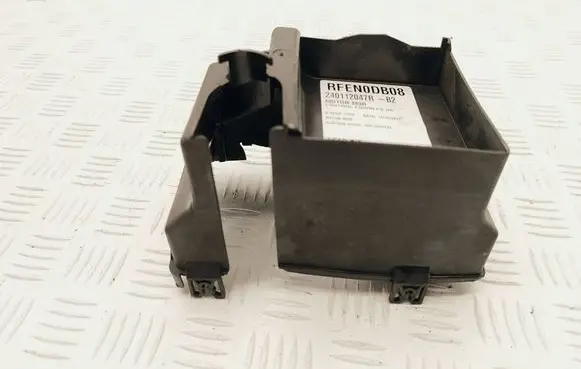 Renault Espace IV Fuse box cover 240112047R