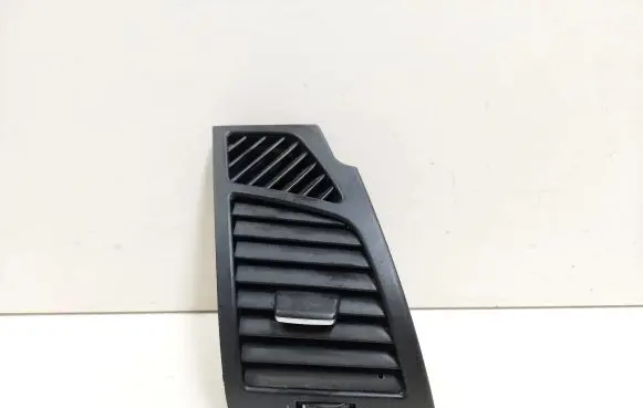 BMW 1 E81 E87 Dashboard side air vent grill/cover trim 5160705918812 7059188 P0102044