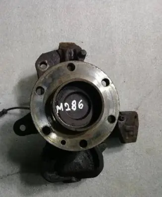 Mercedes-Benz Sprinter W906 Front wheel hub A9065400317