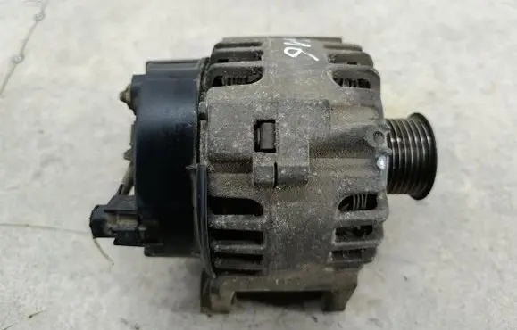 Renault Megane II Generator/alternator 8200290217