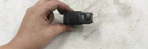 Volvo V70 Electric window control switch 30658696
