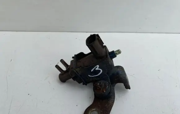 Toyota Avensis T220 Turbo solenoid valve 2581927010