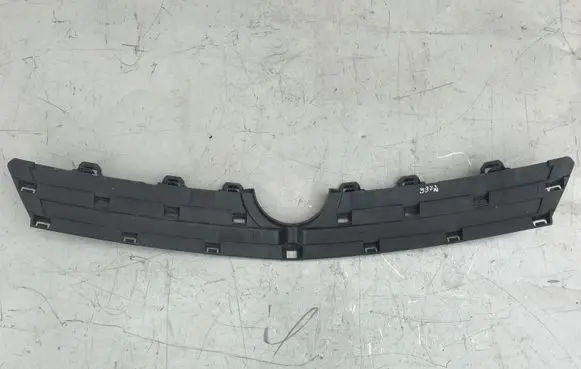 Opel Insignia A Front bumper upper radiator grill 13282567