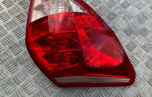 Toyota RAV 4 (XA30) Rear/tail lights 1090037
