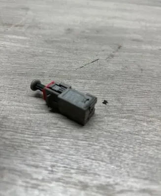 Opel Signum Brake pedal sensor switch 55701396 869619858 C910