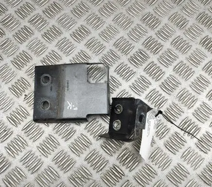 Jaguar F-Pace Fender mounting bracket HK8316A143AB HK8316151AB