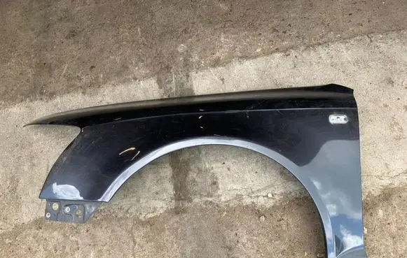 Audi A6 S6 C6 4F Fender end trim 