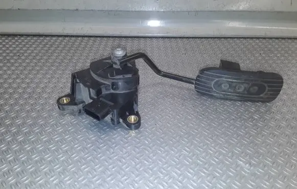 Nissan Note (E11) Accelerator throttle pedal 18002AX700