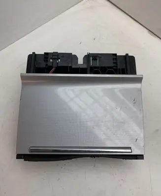 Skoda Octavia Mk3 (5E) Ashtray (front) 3V0035502 5E1863071K