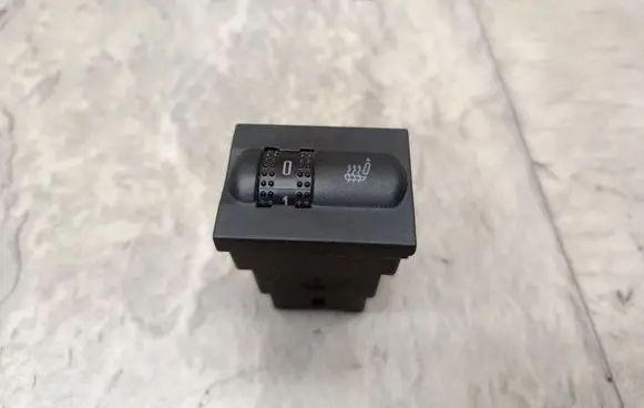 Skoda Fabia Mk1 (6Y) Seat heating switch 6Y0953564A