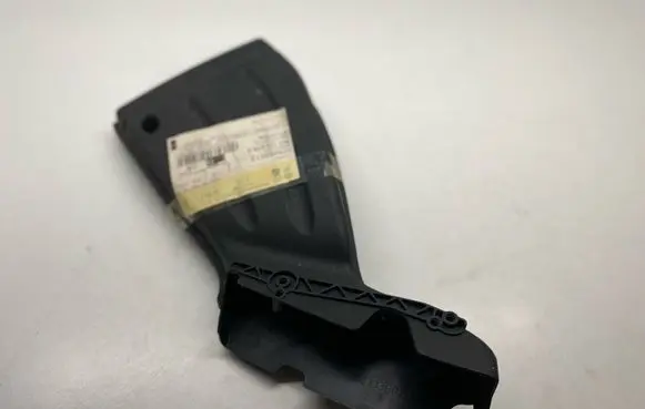 Audi A4 S4 B7 8E 8H Air intake duct part 06E129629S