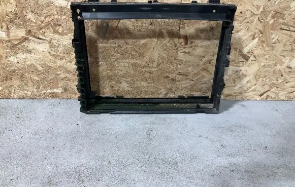 BMW 5 E60 E61 Radiator trim 7534903