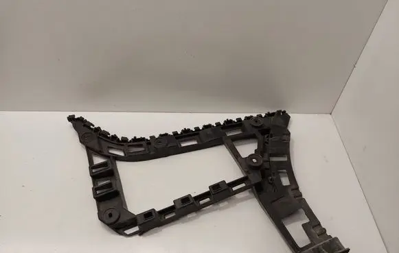 Rear bumper mounting bracket
