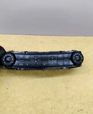 Mercedes-Benz E W211 Climate control unit 2118300085 00104303 SW0103