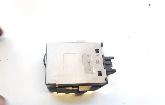 Ford Kuga I Seat heating switch 8V4T19K314AB