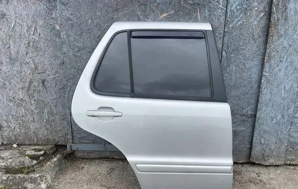 Mercedes-Benz ML W163 Rear door
