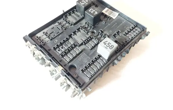 Audi A3 S3 8P Fuse module 1K0937124H