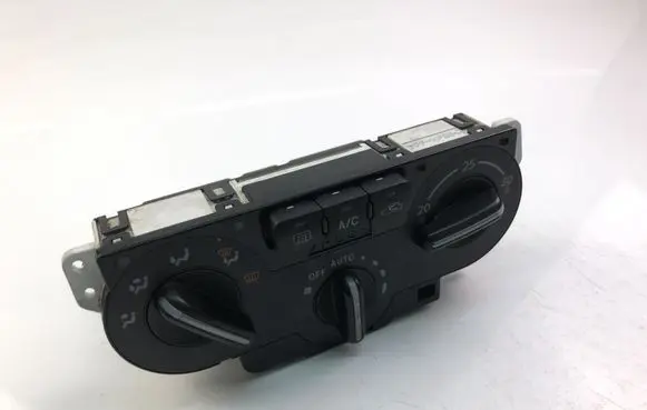 Subaru Impreza II Climate control unit 72311FE051